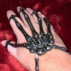 Skeleton hand ring/ bracelet